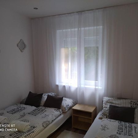 Evelyn Apartman Hajduszoboszlo Exterior photo