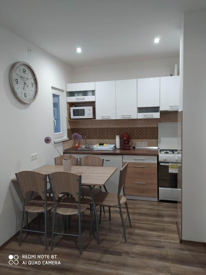 Evelyn Apartman Hajduszoboszlo Exterior photo
